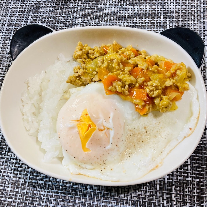 幼児食★栄養たっぷりキーマカレーの卵のせ